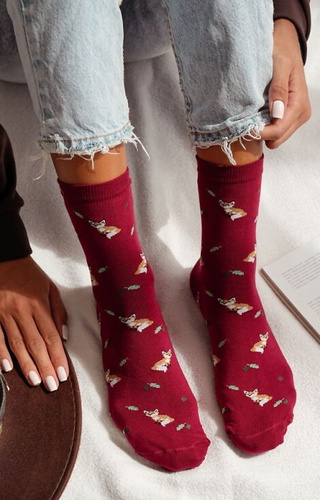 0200-182 Foxes and Leaves Milena Damensocken – Baumwolle – Burgunderrot