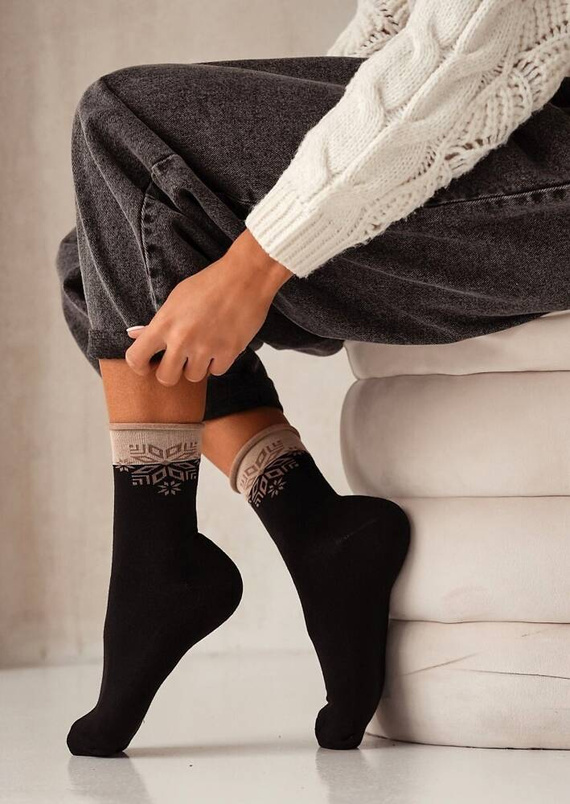 0071-007 Snowflake Unique Damen Weihnachtssocken Milena – schwarz