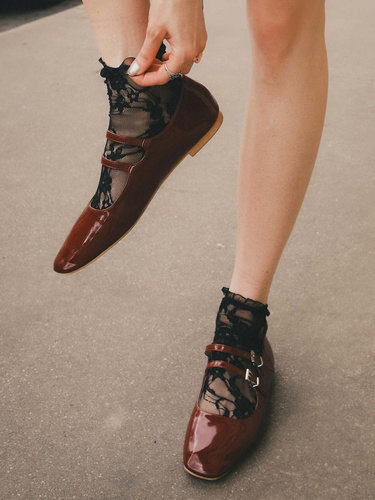 Damen Strümpfe I1100 Ismena Fiore – Spitzenmuster, Blumen, Falbändern, Elegant