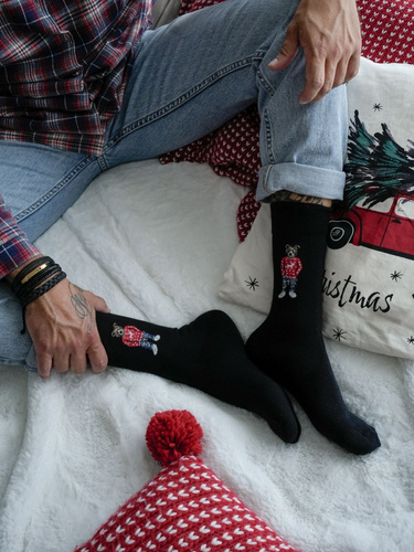 0125.099 Teddybär im Pullover Milena Herrensocken – schwarz