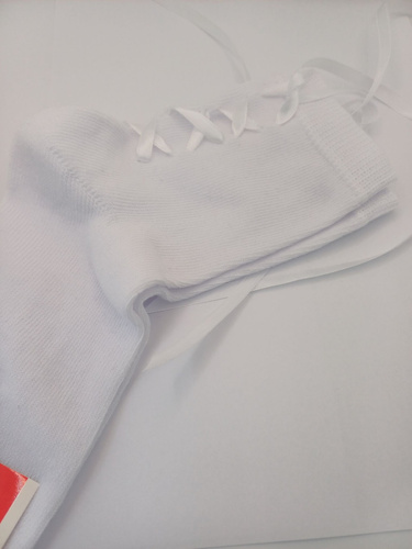 1597.001 Milena Damen-Schnürsocken – weiß 2