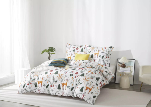 Weihnachtswald-Weihnachts-Mikrosatin-Weißbettwäsche I25 von Igli i Nitki – weich, glatt und langlebig