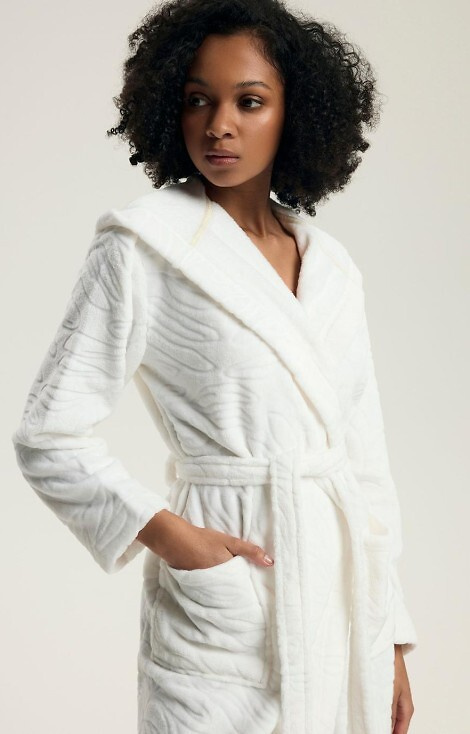 43612 Daryl Damen-Bademantel Henderson creme – mit Kapuze, geprägtes Muster