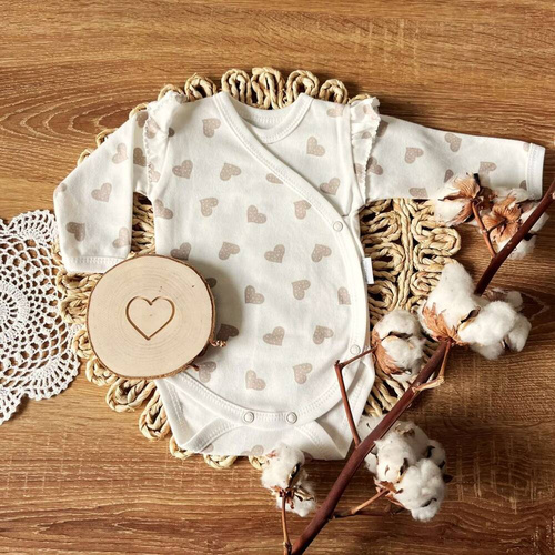 BD14226 Hearts Mamatti Wickelbody mit langen Ärmeln