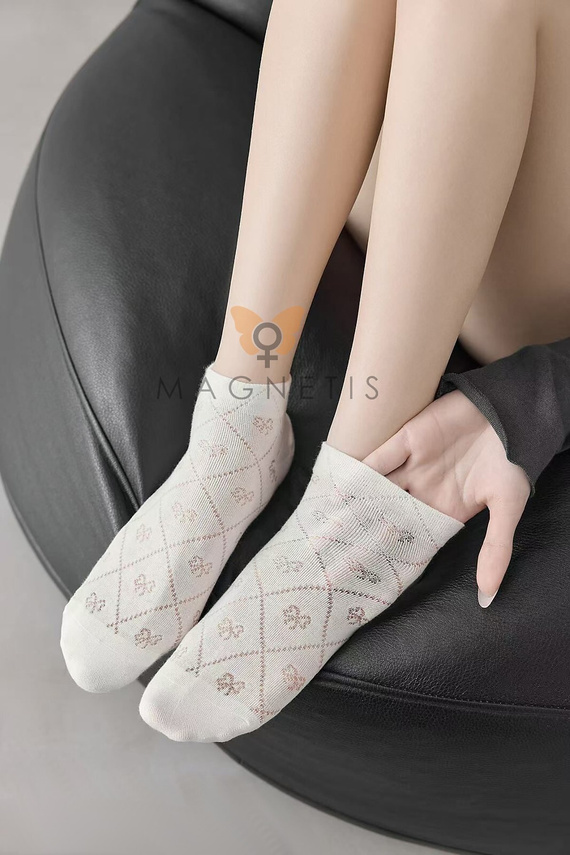 Damen Baumwoll-Füßlinge Magnetis CC-251102 ecru mit dezentem Muster