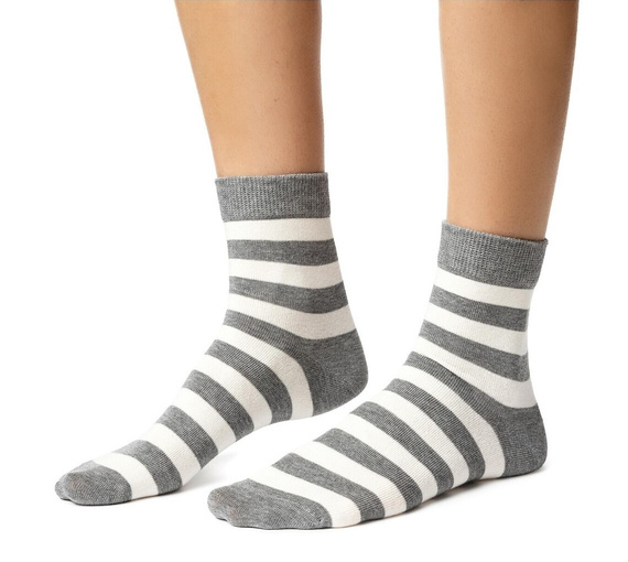Damen Socken Steven art.099 Baumwolle Bunte Muster Flache Naht - 135 grau