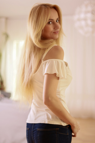 Vera Mirale Damenbluse – offene Schulter, Rüschen, Viskose – Ecru