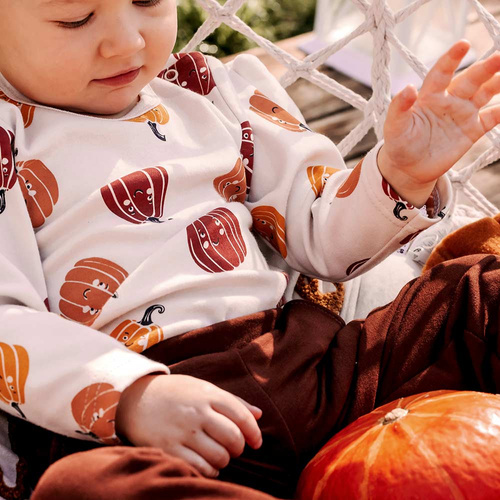 Halloween-Eevi-Baby-Body – Ecru, Kürbis, Baumwolle