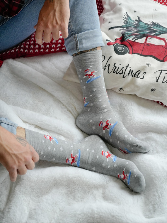 1290-032 Milena Herren-Weihnachtssocken – Weihnachtsmann auf einem Snowboard, hellmeliert