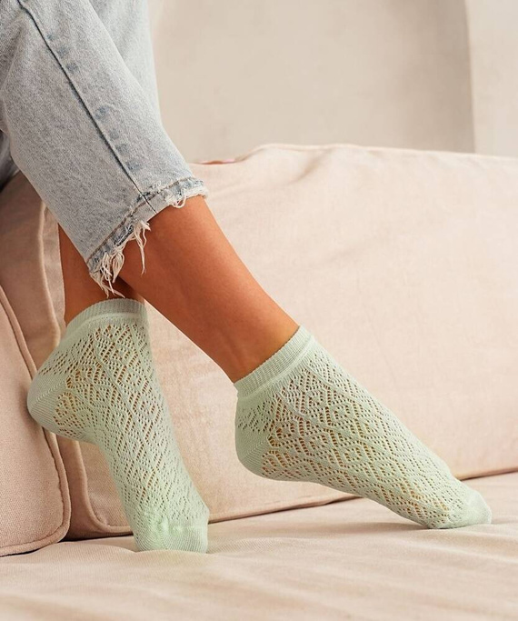 1504-002 Durchbrochene Damenfüße Milena – pastellgrün