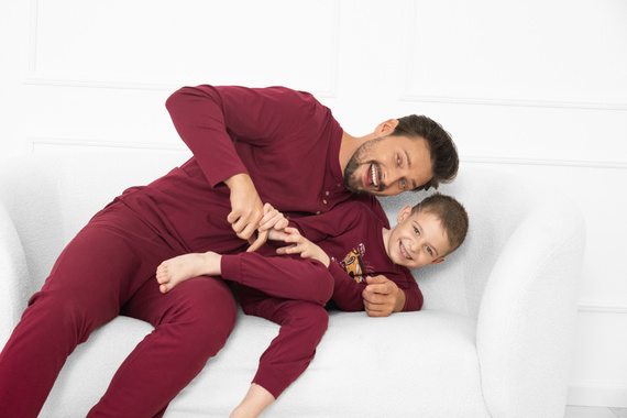 Schlafanzug Gordo für Jungen - Baumwolle, lange Ärmel und Hose mit Kordelzug Italian Fashion - kastanienbraun 