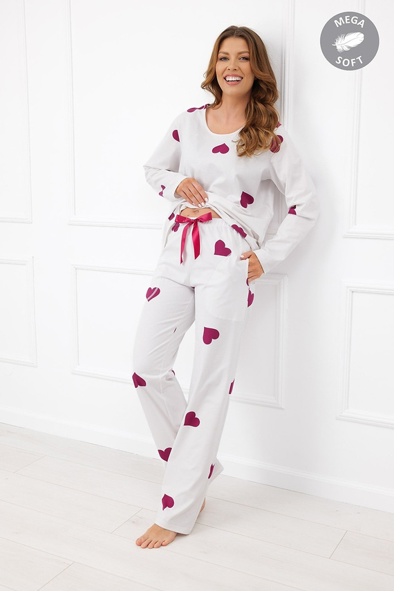Italian Fashion Kioga Damenpyjama Mega Soft lang ecru mit bordeauxroten Herzen