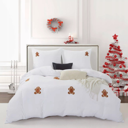 Niedliches Lebkuchen-Weihnachts-Mikrofaser-Bettwäscheset von Spod Igły i Nitki – weiß mit 3D-Lebkuchenapplikationen, Reißverschluss
