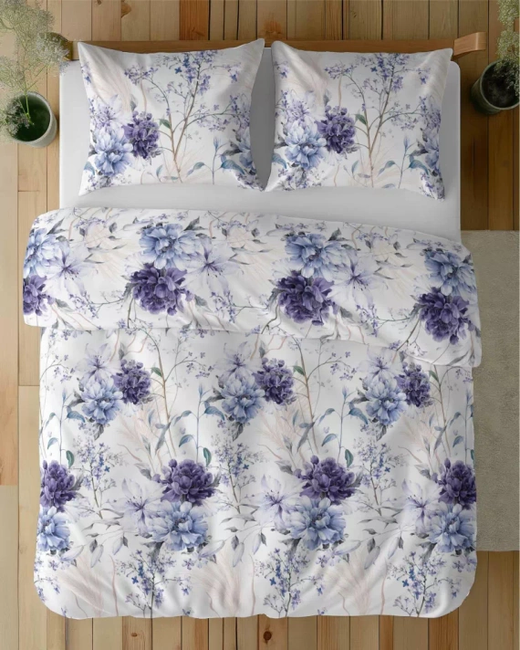 5222 Eine Satinbettwäsche mit Aquarellblumen in Lavendeltönen von Detexpol