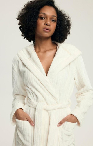 43600 Dionne Damen-Bademantel mit Kapuze Henderson creme – weich, lang, gerippt
