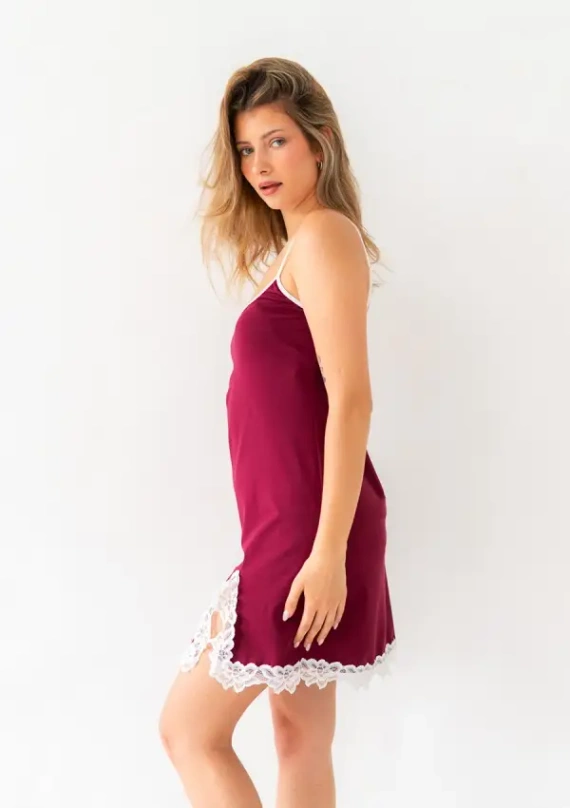 Unterkleid Dkaren Emma 2 aus Baumwolle mit Spitze und verstellbaren Trägern – bordeaux