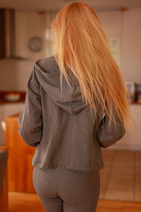 Adela - Damenjacke mit Kapuze, 95 % Baumwolle 5 % Elasthan | Polnische Marke Mirale – grau