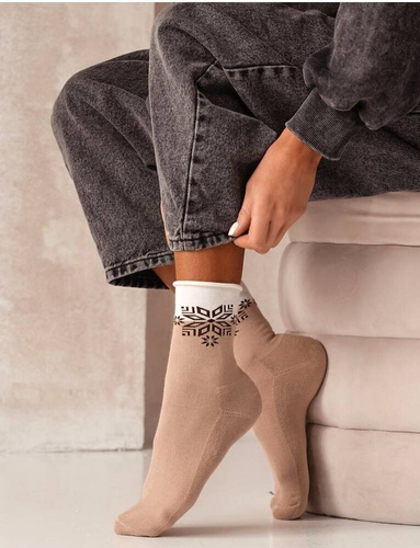 0071-007 Snowflake Unique Damen Weihnachtssocken Milena – beige