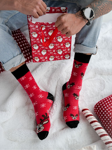 1290.039 Milena Weihnachtssocken mit Rentiermotiv – Ungleiche Farben, rot