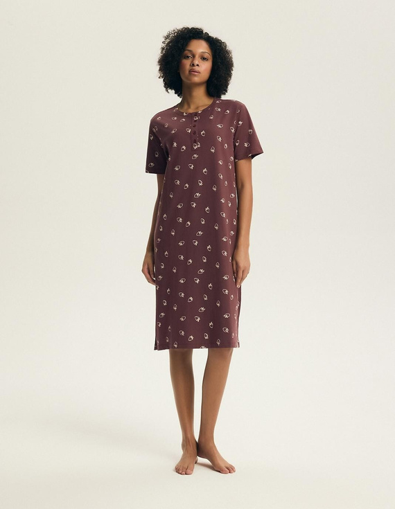 Nachthemd Henderson Evika 45304 – Baumwolle, Erdbeer-Print, Knöpfe