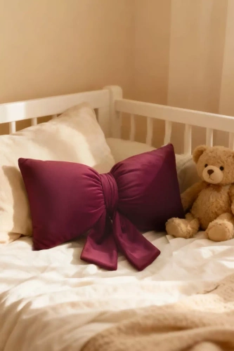 Weihnachtskissen mit Schleife von Needle and Thread – bordeauxrotes Samtkissen, Öko-Tex-zertifiziert