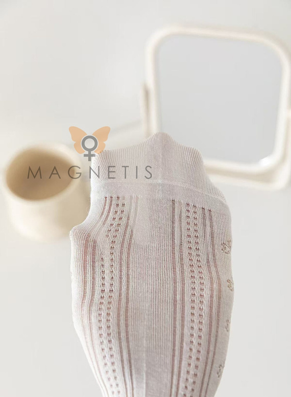 Damen Baumwoll-Füßlinge Magnetis CC-251102 ecru mit dezentem Muster