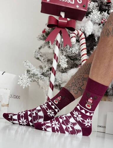 1290-022 Milena Norweger-Rentier-Weihnachtssocken für Herren – Burgunderrot