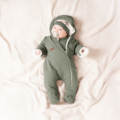 218270 Yogi Bear Strampler-Trainingsanzug mit Luna Nicol – isolierter Baby-Overall