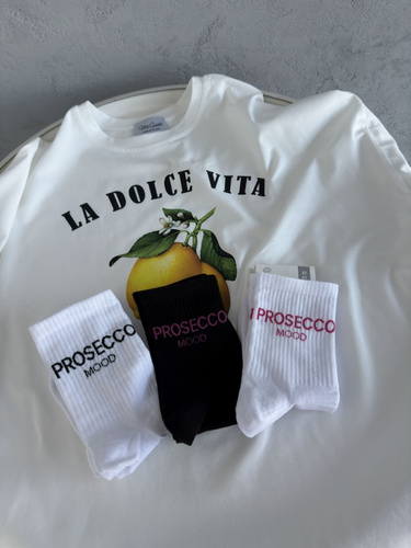 0200-159 Prosecco Milena Damensocken – weiß mit schwarzer Aufschrift
