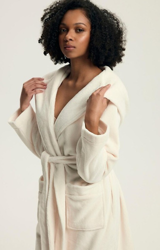 43599 Darlan Damen-Bademantel mit Kapuze Henderson creme – weich, leicht, oberhalb des Knies