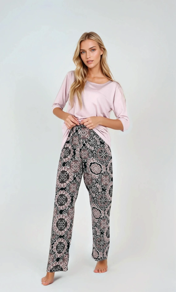 Rosafarbener Damenpyjama „Momenti Per Me“ von Desert Rose