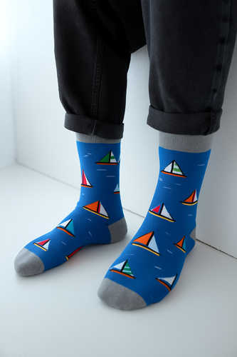 Milena Avangard 0125-117 – Herren-Baumwollsocken „Segelboote“ | Polnische Produktion – Jeans