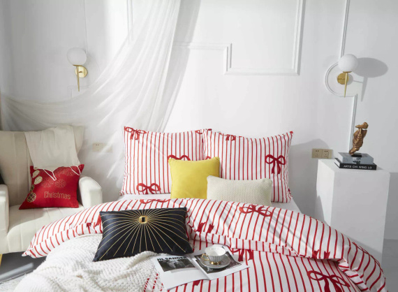 Xmass Bow Weihnachts-Mikrosatin-Bettwäsche, weiße, rote Schleifen I25 aus Nadel und Faden – weich, glatt und langlebig