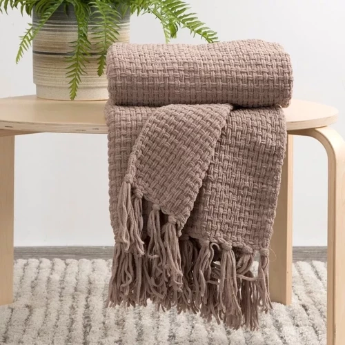 Suzi Decke, Tagesdecke, gewebt mit Fransen, Eurocurtains, beige