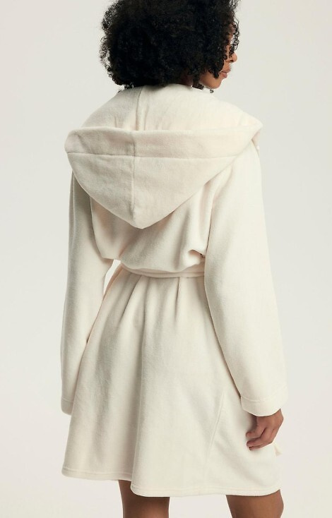 43599 Darlan Damen-Bademantel mit Kapuze Henderson creme – weich, leicht, oberhalb des Knies