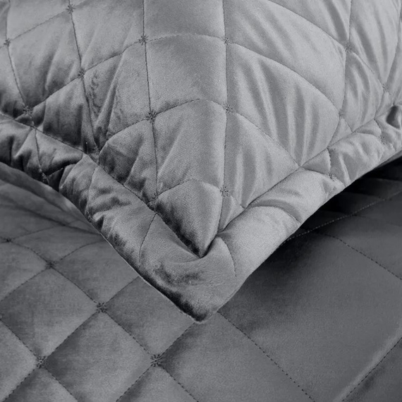 Ria 6 Dekorative Tagesdecke aus Velours. Euro-Vorhänge aus Stahl