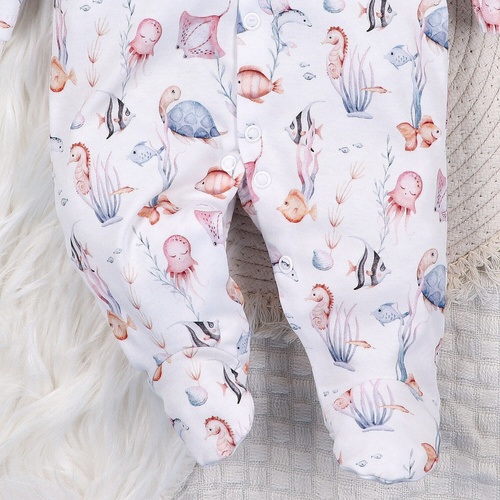 ABN-5479 Underwater World Nini Babystrampler – Bio-Baumwolle, bequeme Druckknöpfe