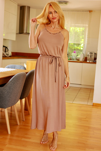 Grace Mirale – Langes Viskosekleid mit Schlitz | Polnische Produktion – Latte