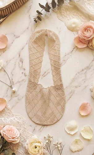 Magnetis GC-251137 Ballerina-Socken beige mit Spitze und ABS-Silikon