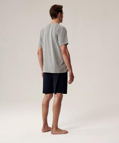 Herrenpyjama NMP-396 – Grau, Marineblau und Baumwolle, kurze Ärmel, leicht und bequem für den Sommer