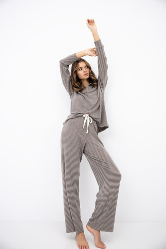 Sensis Amaya Mocca Damenpyjama lang aus Lyocell und Viskose mit Streifen