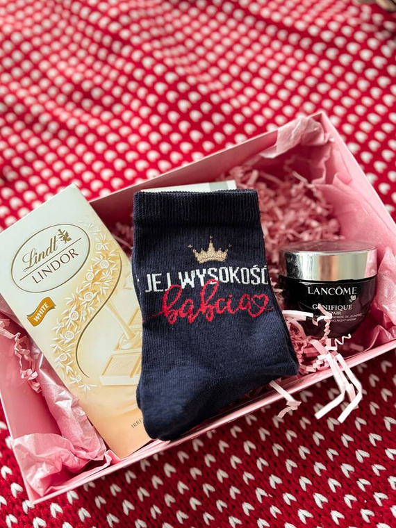 0200-134 Damensocken „Her Highness Grandma Milena“ – Marineblau