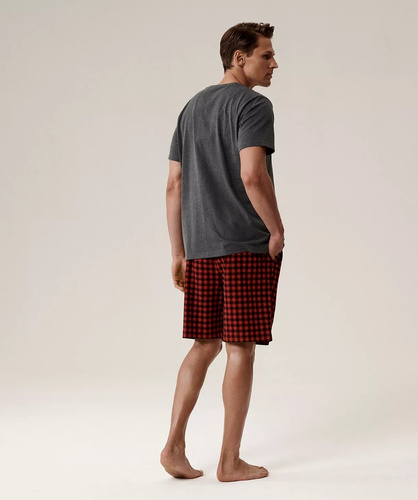 Herrenpyjama NMP-397 – grau-rote Baumwolle, kurze Ärmel, leicht und bequem für den Sommer