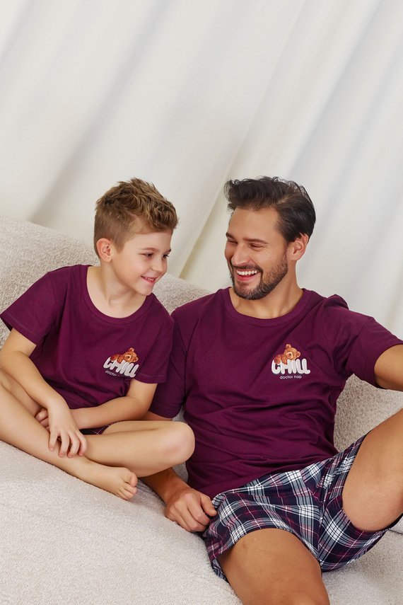 7202 „Chill“ Unisex Doctor Nap Kinderpyjama – Burgunderrot
