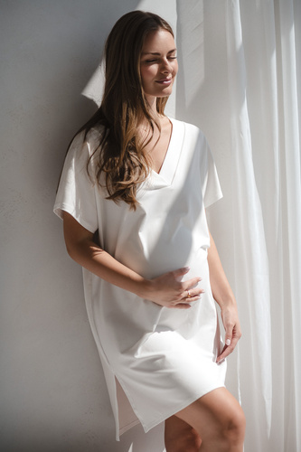 Moon Milk&Love Umstands- und Stillnachthemd – cremefarbene Viskose, Übergröße | Polnische Qualität