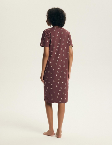 Nachthemd Henderson Evika 45304 – Baumwolle, Erdbeer-Print, Knöpfe