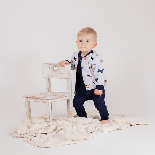 219287 Willy Wende-Trainingsjacke Nicol – Marineblau und Grau mit Flugzeugen