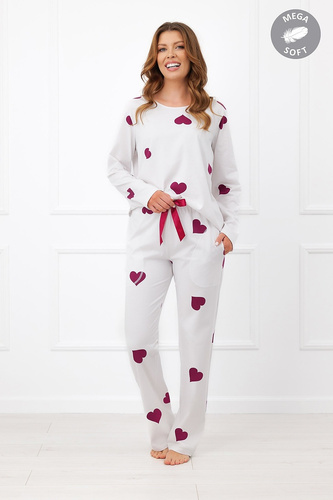 Italian Fashion Kioga Damenpyjama Mega Soft lang ecru mit bordeauxroten Herzen
