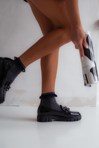 0897 Milena Damensocken mit Spitze – dunkle Melange